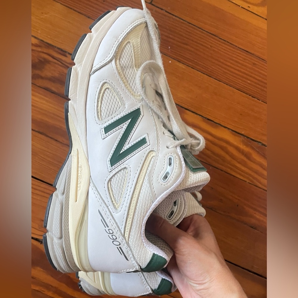 New Balance 990v4 in green
